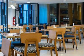 Jomtien Palm Beach Hotel And Resort