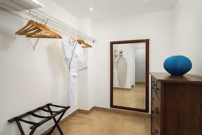 Windsong on the Reef