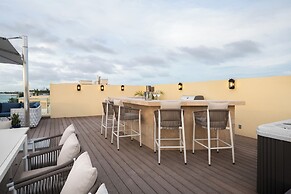 Windsong on the Reef