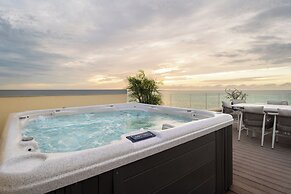 Windsong on the Reef