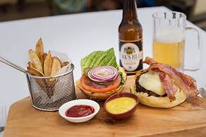 Windsong on the Reef