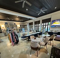 Windsong on the Reef