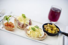 Windsong on the Reef