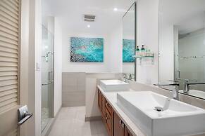 Windsong on the Reef