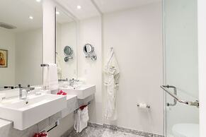 Windsong on the Reef