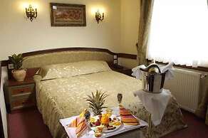 Adora Hotel