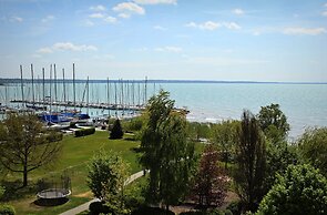 Hotel Marina Port