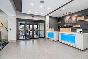 Holiday Inn Express Suites Van Buren-Ft Smith Area by IHG