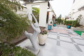 Yeoksam Artnouveau City Hotel and Residence