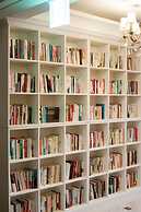 Yeoksam Artnouveau City Hotel and Residence