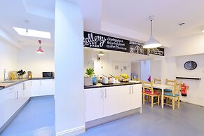 Gallery Hyde Park Hostel
