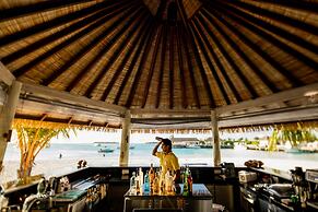 Holiday Inn Resort Kandooma Maldives - Kids Stay & Eat Free and DIVE F