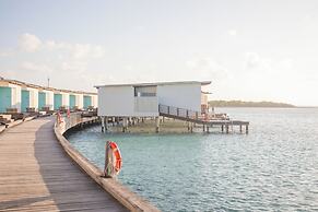 Holiday Inn Resort Kandooma Maldives - Kids Stay & Eat Free and DIVE F