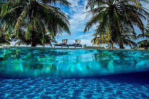 Holiday Inn Resort Kandooma Maldives - Kids Stay & Eat Free and DIVE F