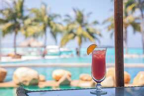 Holiday Inn Resort Kandooma Maldives - Kids Stay & Eat Free and DIVE F