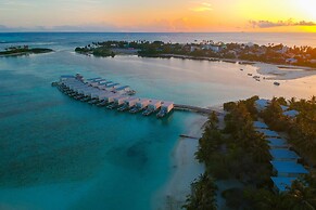 Holiday Inn Resort Kandooma Maldives - Kids Stay & Eat Free and DIVE F