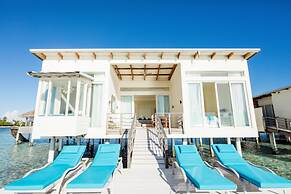 Holiday Inn Resort Kandooma Maldives - Kids Stay & Eat Free and DIVE F