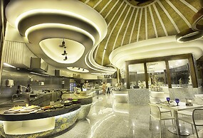 Holiday Inn Resort Kandooma Maldives - Kids Stay & Eat Free and DIVE F