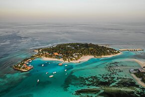 Holiday Inn Resort Kandooma Maldives - Kids Stay & Eat Free and DIVE F