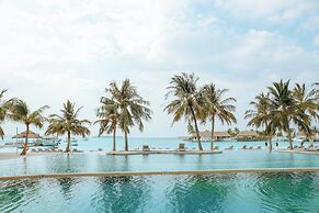 Holiday Inn Resort Kandooma Maldives - Kids Stay & Eat Free and DIVE F