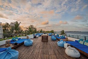 Holiday Inn Resort Kandooma Maldives - Kids Stay & Eat Free and DIVE F
