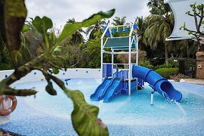 Holiday Inn Resort Kandooma Maldives - Kids Stay & Eat Free and DIVE F