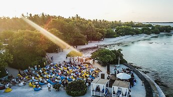 Holiday Inn Resort Kandooma Maldives - Kids Stay & Eat Free and DIVE F