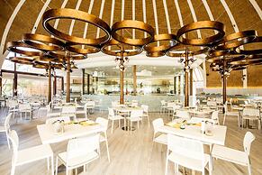 Holiday Inn Resort Kandooma Maldives - Kids Stay & Eat Free and DIVE F