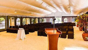 Holiday Inn Resort Kandooma Maldives - Kids Stay & Eat Free and DIVE F