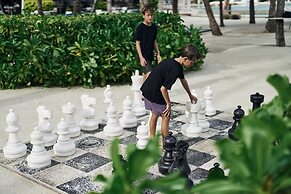 Holiday Inn Resort Kandooma Maldives - Kids Stay & Eat Free and DIVE F