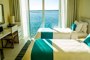 Holiday Inn Resort Kandooma Maldives - Kids Stay & Eat Free and DIVE F