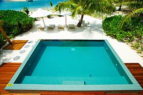 Holiday Inn Resort Kandooma Maldives - Kids Stay & Eat Free and DIVE F