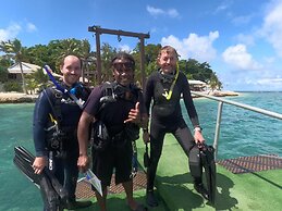 Hideaway Island Resort