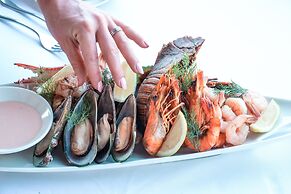 The Cove Rotana Resort