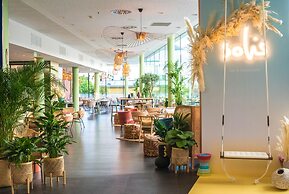 Renaissance Paris Arc de Triomphe Hotel