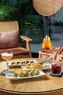 Renaissance Paris Arc de Triomphe Hotel