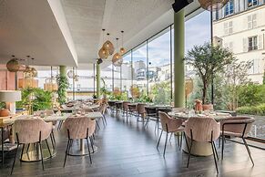 Renaissance Paris Arc de Triomphe Hotel