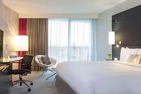 Renaissance Paris Arc de Triomphe Hotel