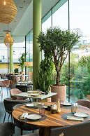 Renaissance Paris Arc de Triomphe Hotel