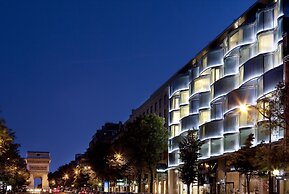 Renaissance Paris Arc de Triomphe Hotel