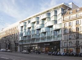 Renaissance Paris Arc de Triomphe Hotel