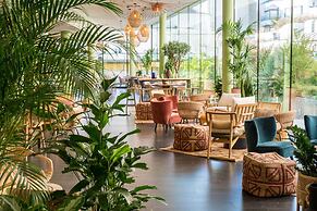 Renaissance Paris Arc de Triomphe Hotel