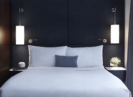 Renaissance Paris Arc de Triomphe Hotel