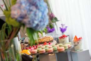 Renaissance Paris Arc de Triomphe Hotel