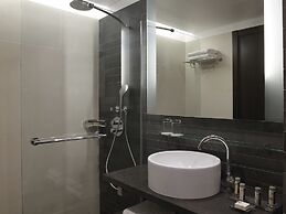 Renaissance Paris Arc de Triomphe Hotel