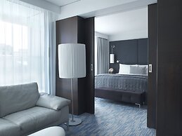 Renaissance Paris Arc de Triomphe Hotel