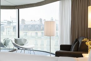 Renaissance Paris Arc de Triomphe Hotel