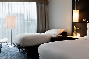 Renaissance Paris Arc de Triomphe Hotel