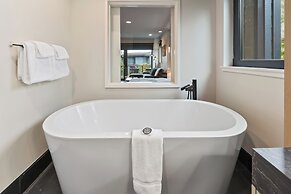 Black Rock Oceanfront Resort