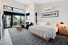 Black Rock Oceanfront Resort